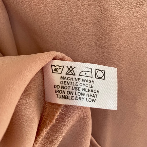 Violet + Claire Dusty Pink Sleeveless Draped Blouse - Picture 4 of 5